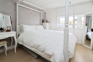 ASPEN CLOSE- click for photo gallery